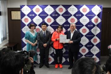 TVニュース・新聞に！廣瀬順子選手と吉冨久悦さん、ちひろが山口市長を表敬訪問！